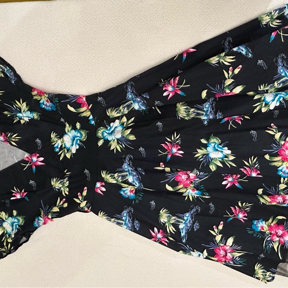 Hearts & Roses Dress - Picture 2 of 6